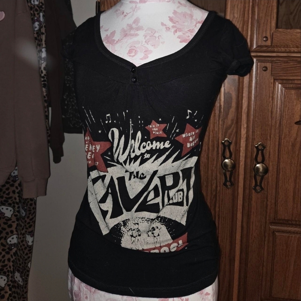 Black Graphic Women's Vintage Tee